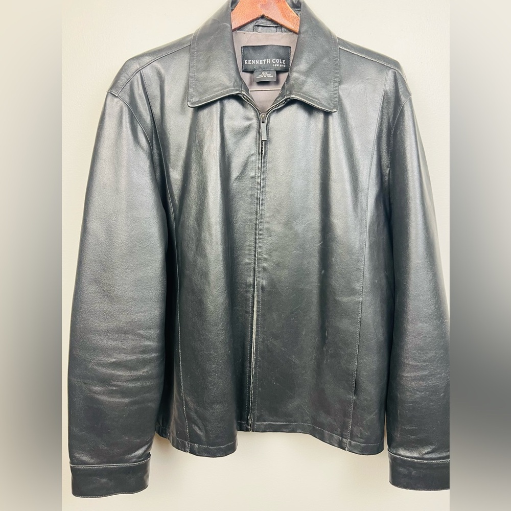 Vintage Y2K Kenneth Cole Black Leather Jacket – Men’s Medium – Classic Zip-Up